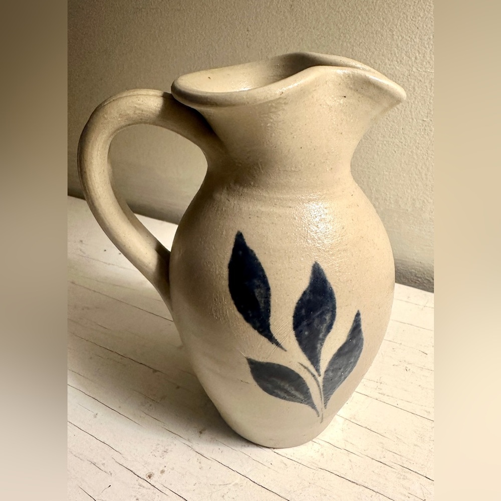 Williamsburg Pottery Stoneware Pitcher Jug Crock Colonial Vase